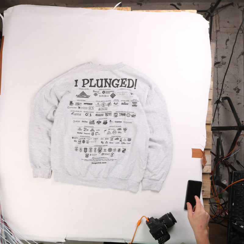 Gildan  Ploar Bear Plunnge Crewneck Back Print Sweatshirt Medium Grey